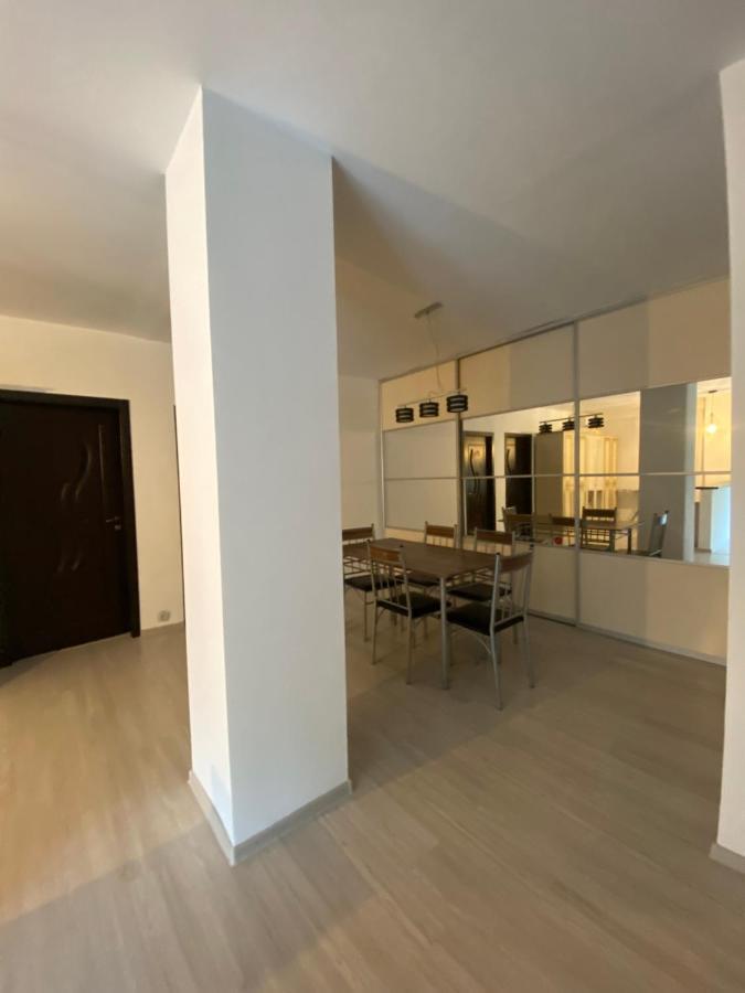 Apartament 3 Camere Бакеу Екстер'єр фото